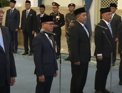 Prabowo Reshuffle Kabinet, Lantik Lima Menteri Baru dan Tambahkan Kementerian Haji dan Umrah