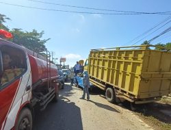 Sesuai Arahan Bupati, Dishub PALI Garcep Evakuasi Truk Terlibat Kecelakaan di Handayani