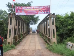 Gubernur Herman Deru Resmikan Pembangunan Duplikat Jembatan Tanah Kering, Warga Pulau Rimau Bergembira