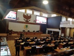 DPRD PALI Gelar Rapat Paripurna Ke-14 Sampaikan Padangan Fraksi Umum Terkait RAPBD 2026