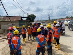 Bahu-Membahu di Tengah Bencana, Relawan Teknik PLN UID S2JB Terus Pulihkan Listrik di Aceh dengan Safety