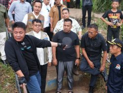 Mitigasi Banjir, Gubernur Sumsel dan Sekda Muara Enim Tinjau Debit Air Sungai Lematang