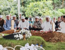 HRS dan Prof Said Aqil Al Munawar Beri Kesaksian di Pusara Haji Halim, Sosok Dermawan yang Dekat dengan Ulama