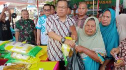 Warga Batanghari Leko Sumringah, Beli Sembako dan Gas Murah