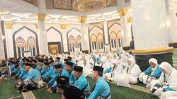 Tangis Haru Iringi Pelepasan Jemaah Calon Haji Ogan Ilir di Masjid Agung An-Nur