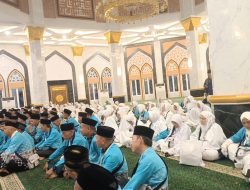 Tangis Haru Iringi Pelepasan Jemaah Calon Haji Ogan Ilir di Masjid Agung An-Nur